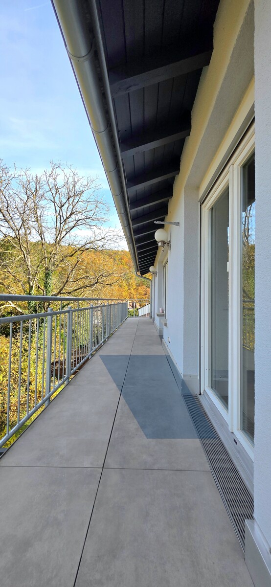 Großes Balkon